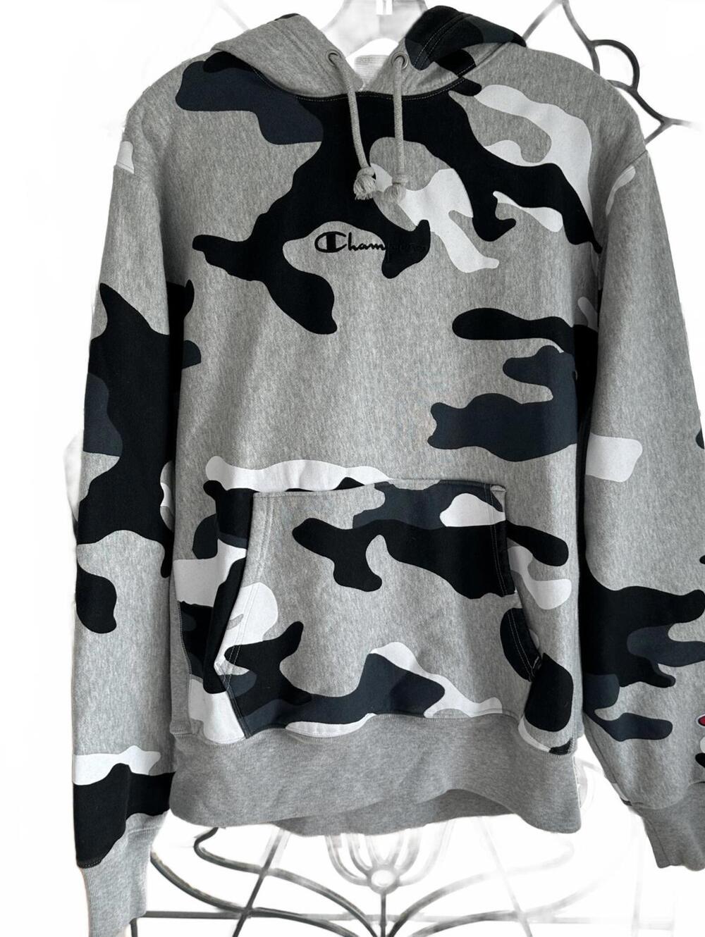 VTG Champion Men's Heavy Gray Camo Hoodie Reverse Weave - Large